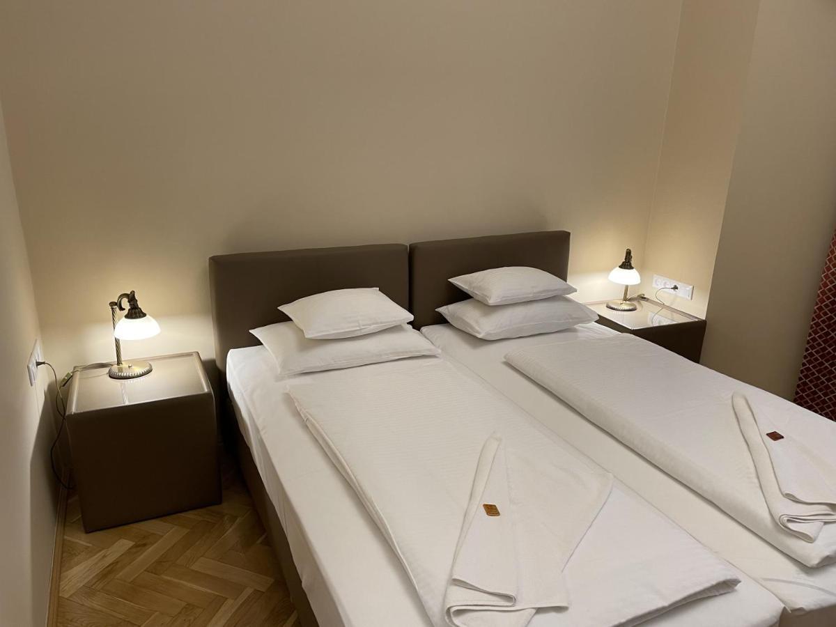 Dozsa Apartman セゲド エクステリア 写真