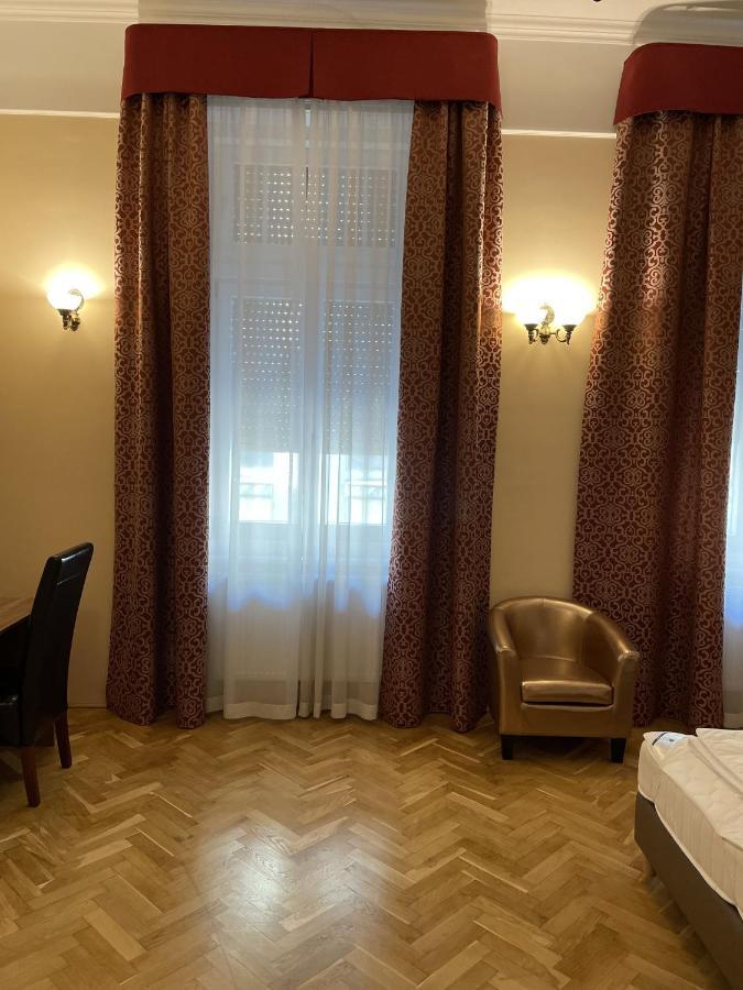 Dozsa Apartman セゲド エクステリア 写真