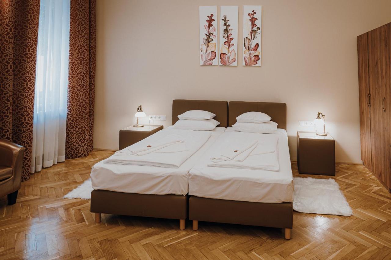 Dozsa Apartman セゲド エクステリア 写真