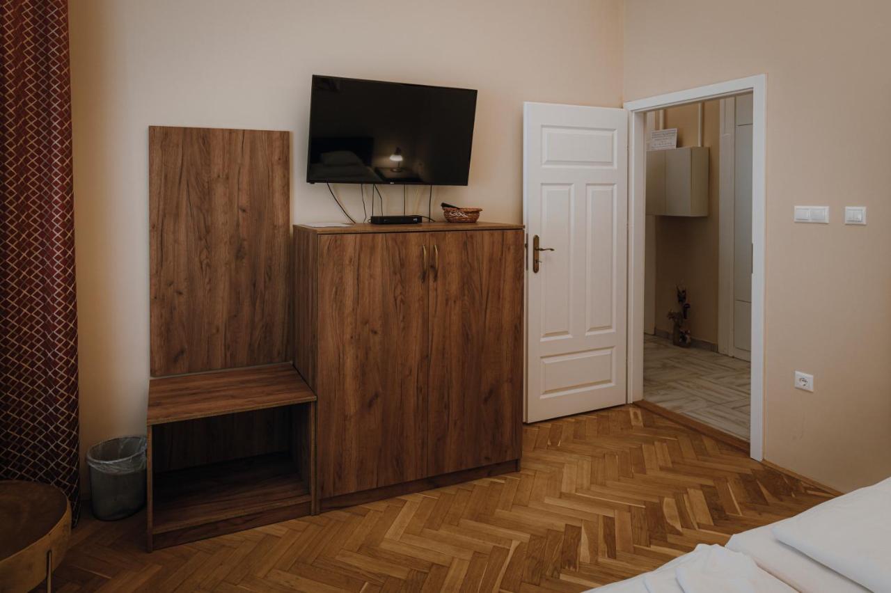 Dozsa Apartman セゲド エクステリア 写真