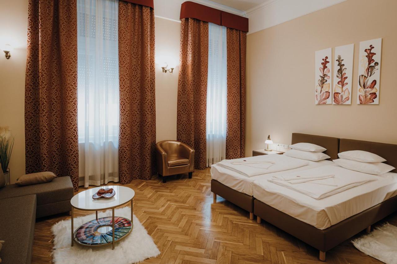 Dozsa Apartman セゲド エクステリア 写真