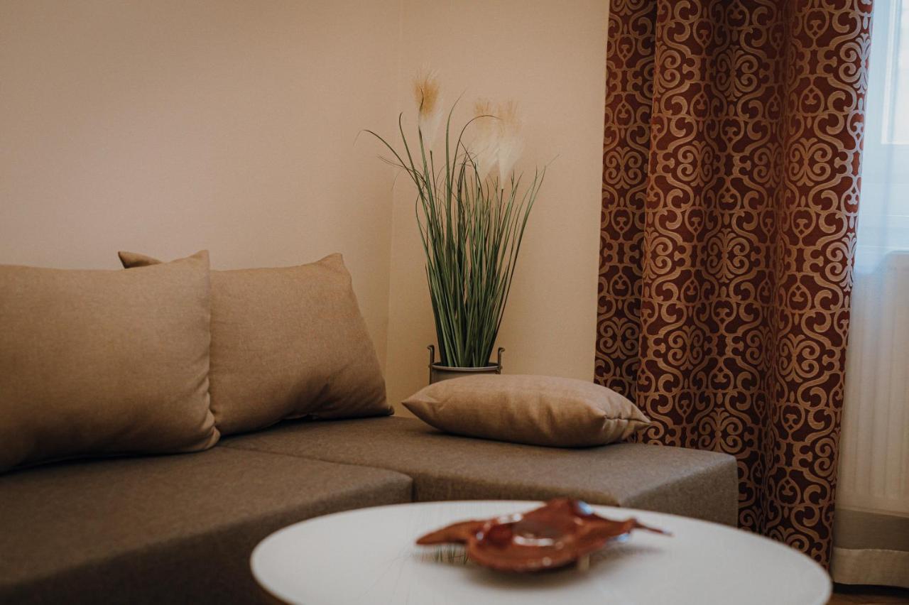 Dozsa Apartman セゲド エクステリア 写真