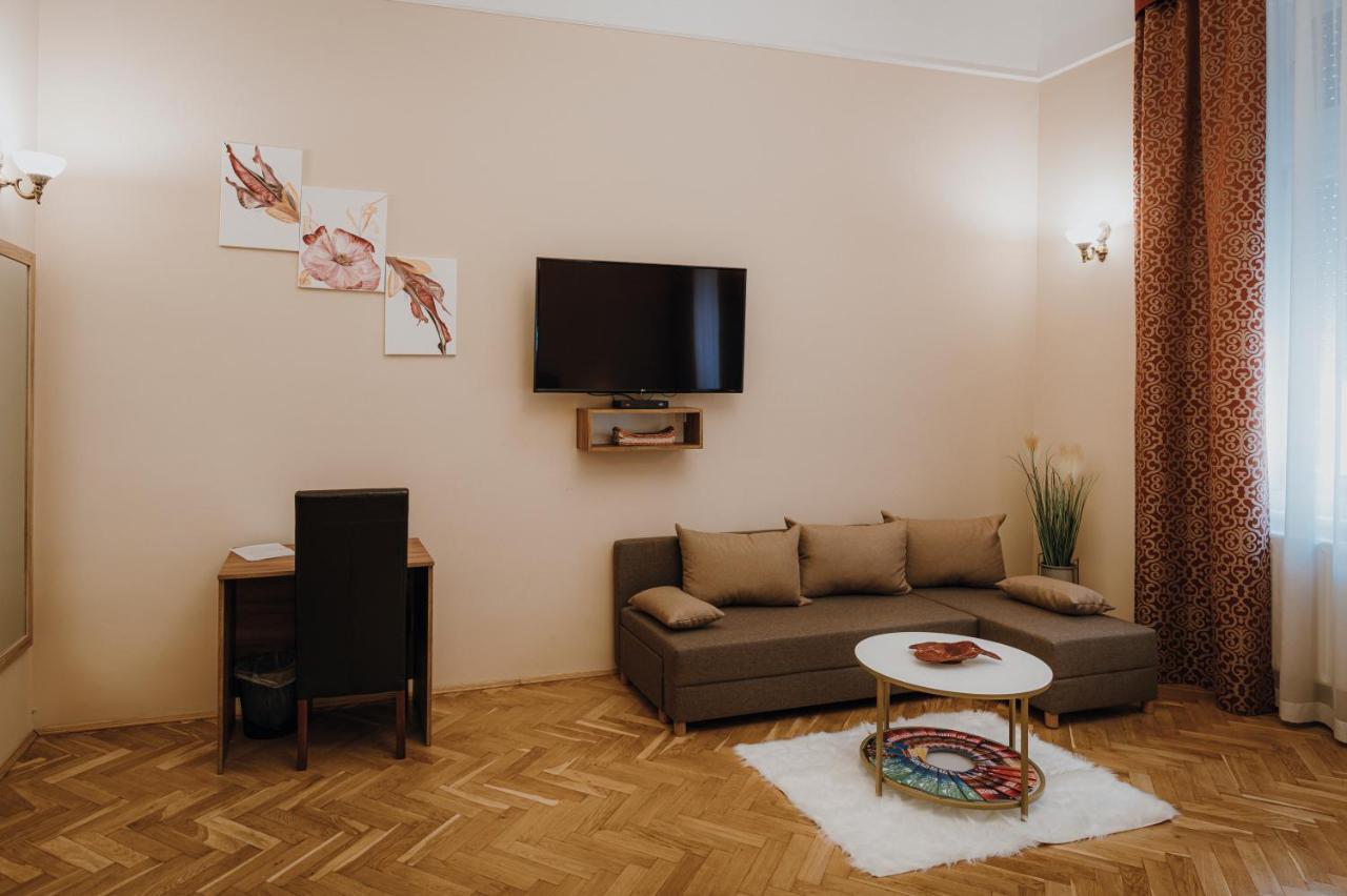 Dozsa Apartman セゲド エクステリア 写真