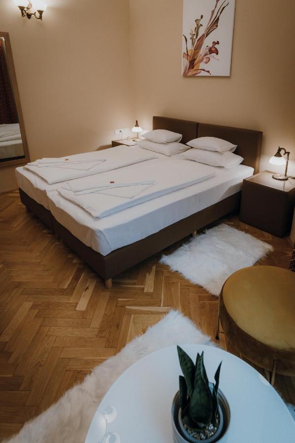 Dozsa Apartman セゲド エクステリア 写真