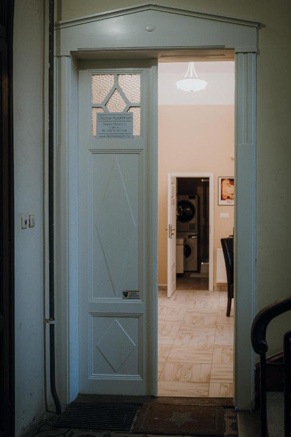 Dozsa Apartman セゲド エクステリア 写真