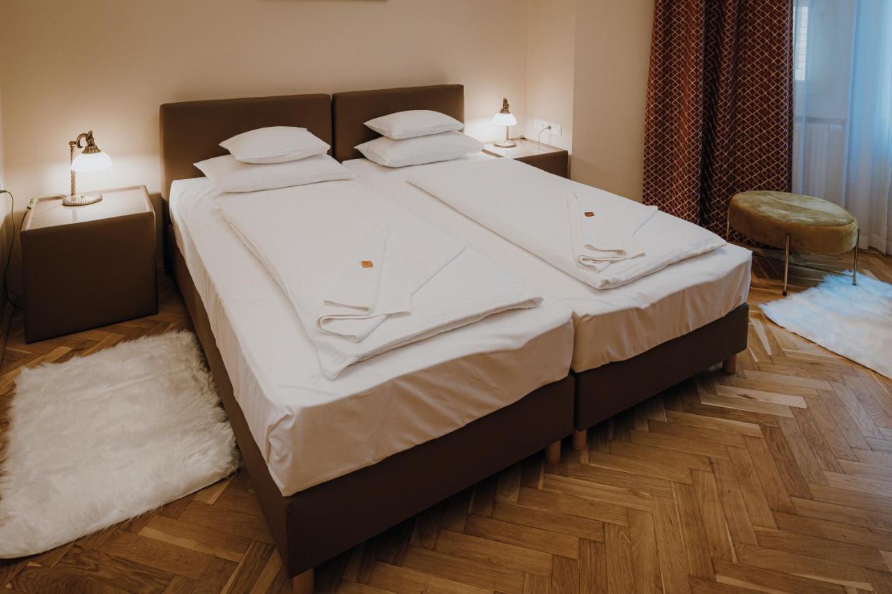 Dozsa Apartman セゲド エクステリア 写真