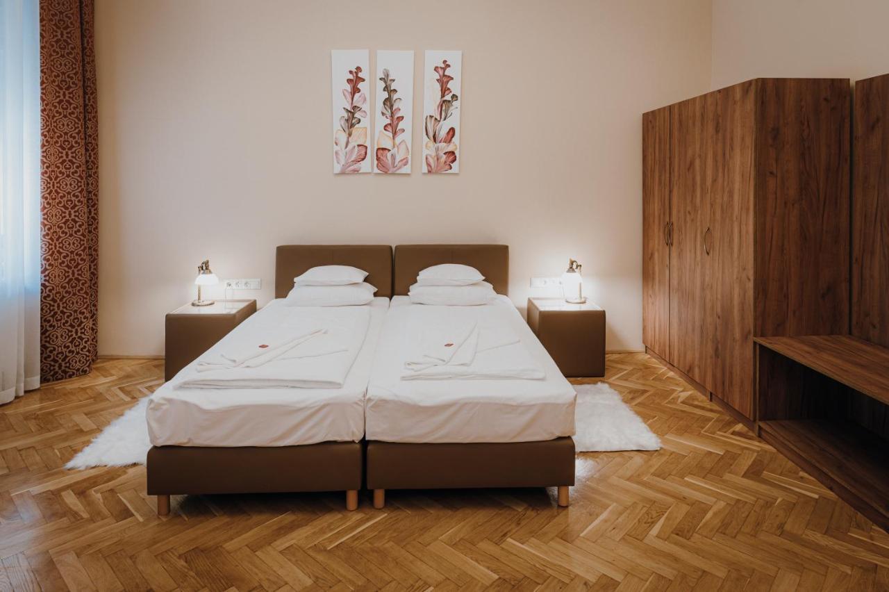 Dozsa Apartman セゲド エクステリア 写真