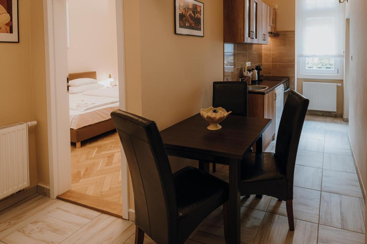 Dozsa Apartman セゲド エクステリア 写真